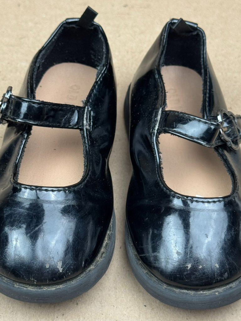 Girls' Old Navy Black Patent Mary Jane Shoes Size 7